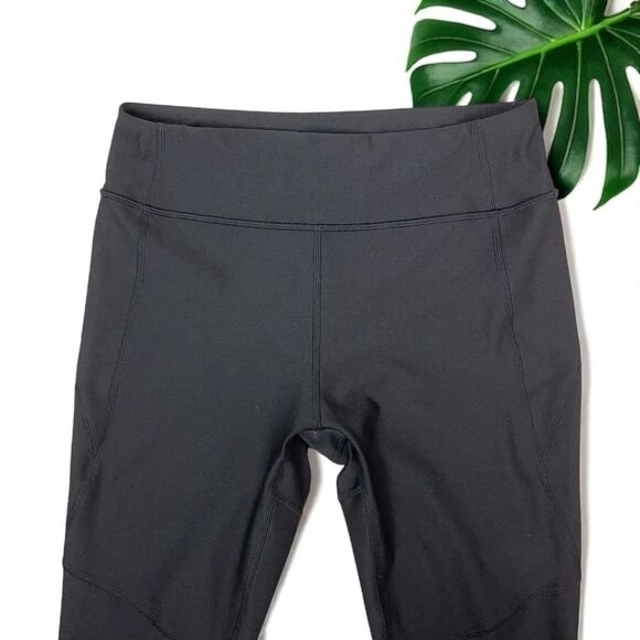 Outdoor Voices 3/4 Crop Compression Leggings in Black - M | Medium - Picture 8 of 10